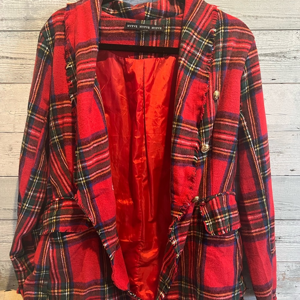 Super cute Christmasy plaid flannel light jacket.